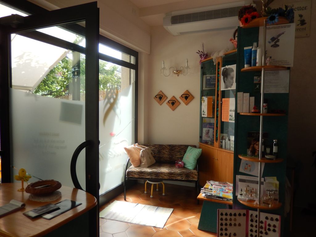 Locale commerciale in vendita a Offida