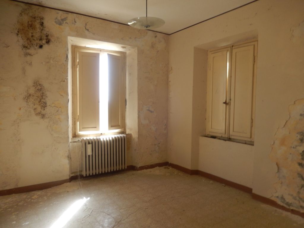 Rustici e Casali in vendita a Offida