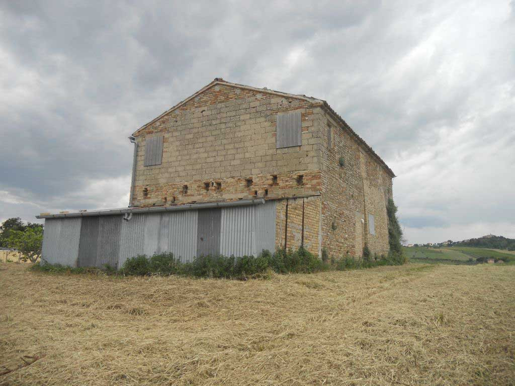 Rustici e Casali in vendita a Ortezzano