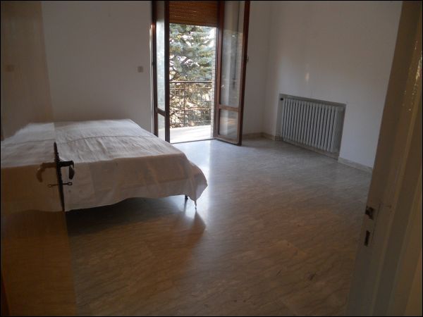 Rustici e Casali in vendita a Offida