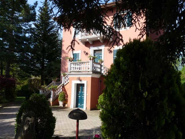 Case indipendenti in vendita a Sarnano