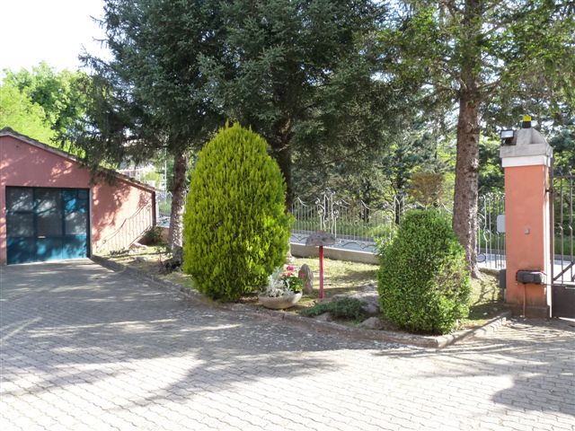 Case indipendenti in vendita a Sarnano