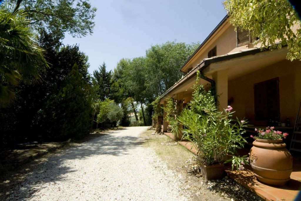 Rustici e Casali in affitto a Cossignano