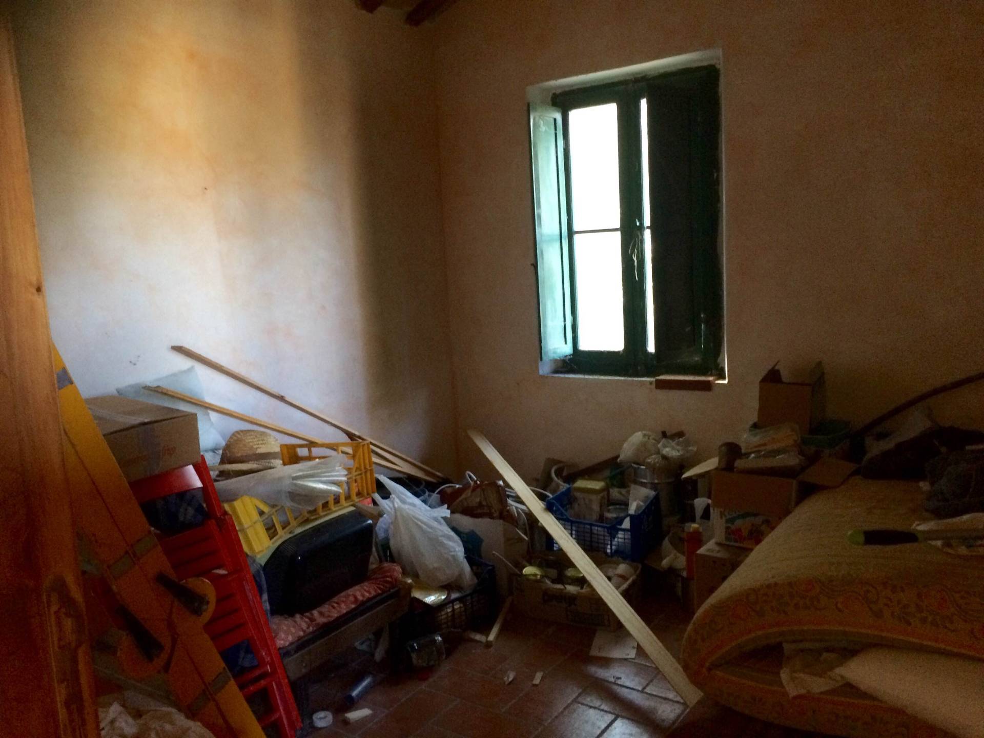 Rustici e Casali in vendita a Cossignano