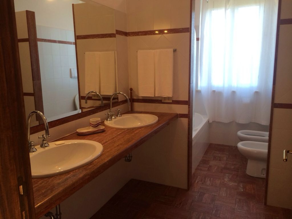 Rustici e Casali in affitto a Cupra Marittima