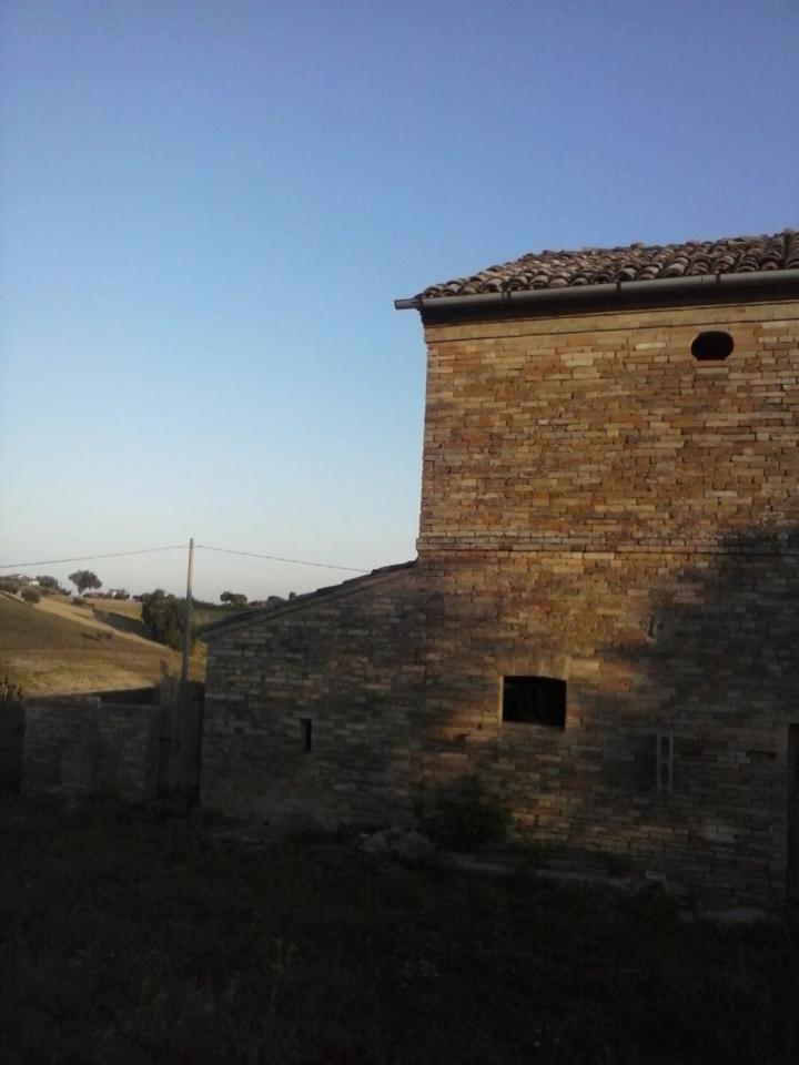 Rustici e Casali in vendita a Montegiorgio