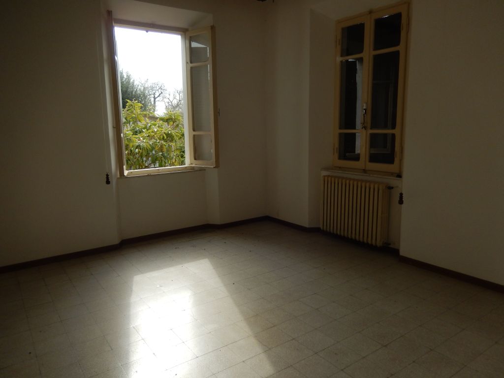 Rustici e Casali in vendita a Massignano