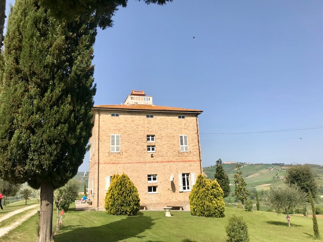 Rustici e Casali in vendita a Montalto delle Marche