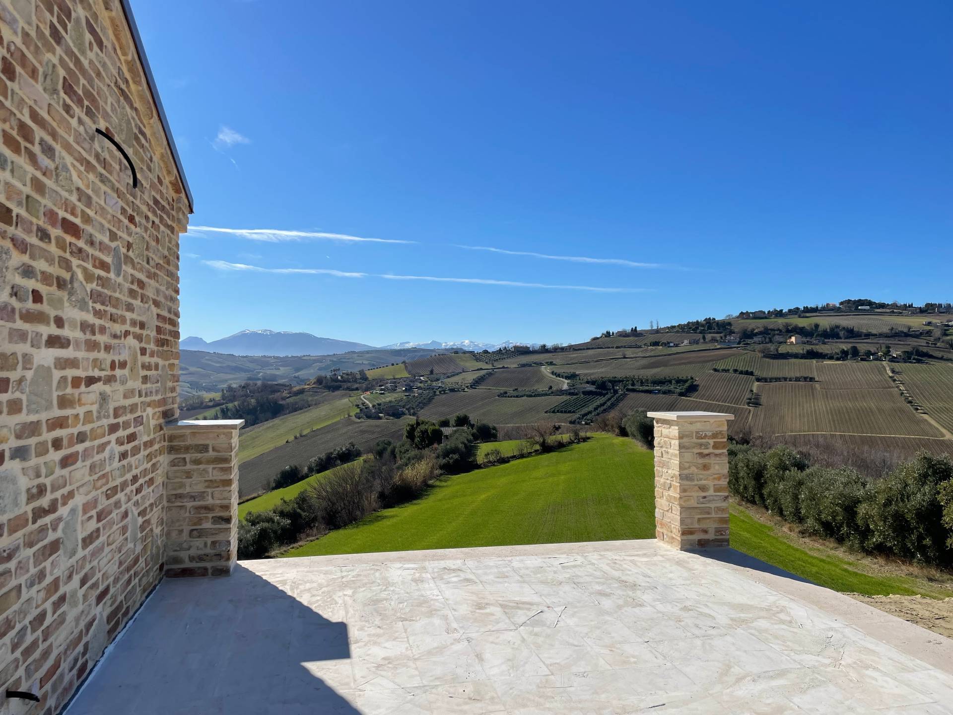 Rustici e Casali in vendita a Cossignano