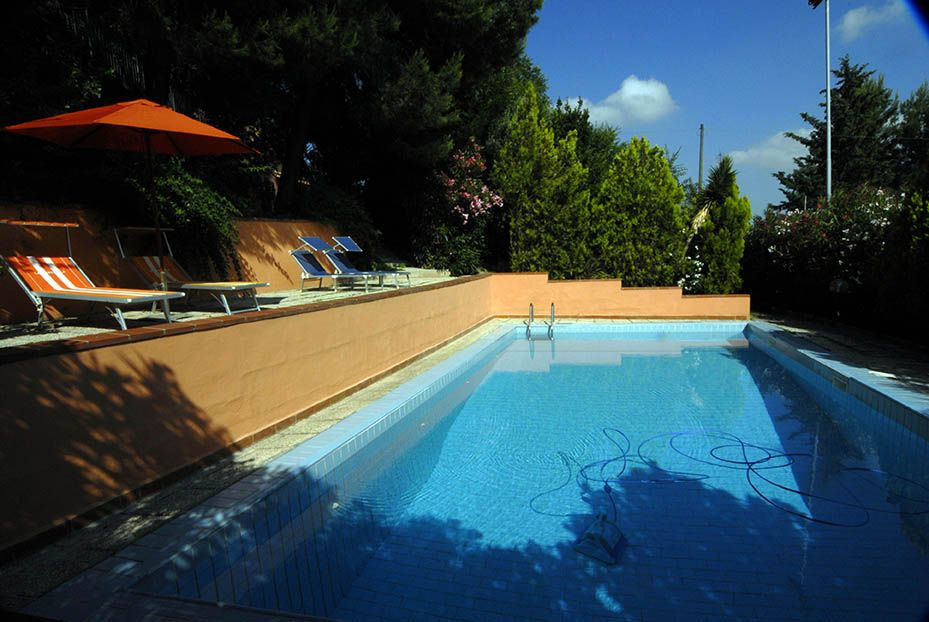 Rustici e Casali in vendita a Cossignano