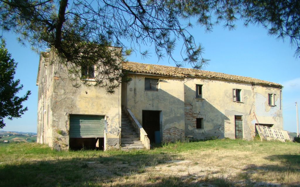 Rustici e Casali in vendita a Appignano del Tronto