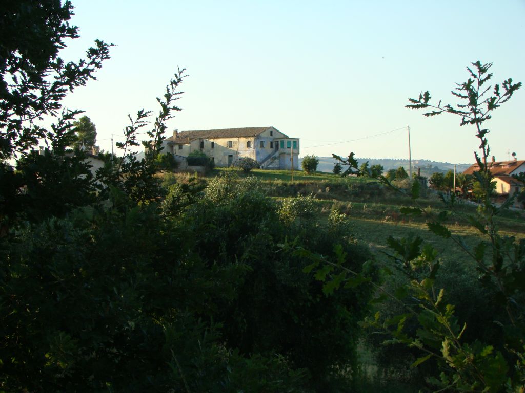 Rustici e Casali in vendita a Appignano del Tronto