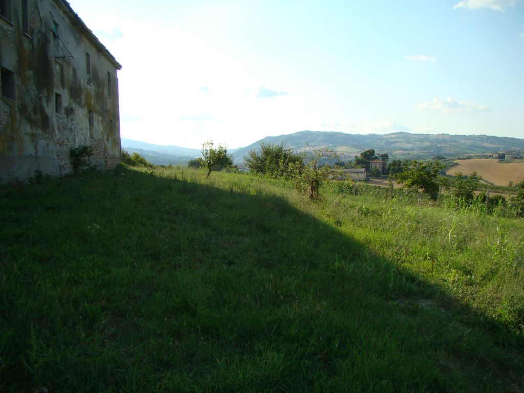 Rustici e Casali in vendita a Appignano del Tronto