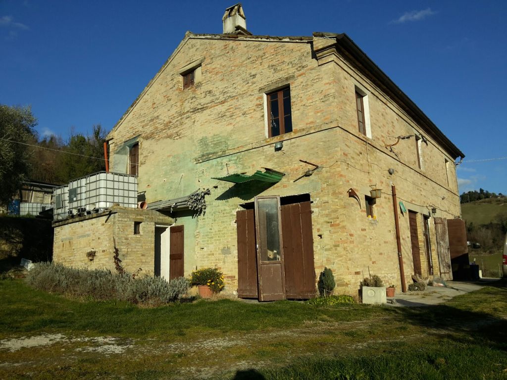 Rustici e Casali in vendita a Petritoli