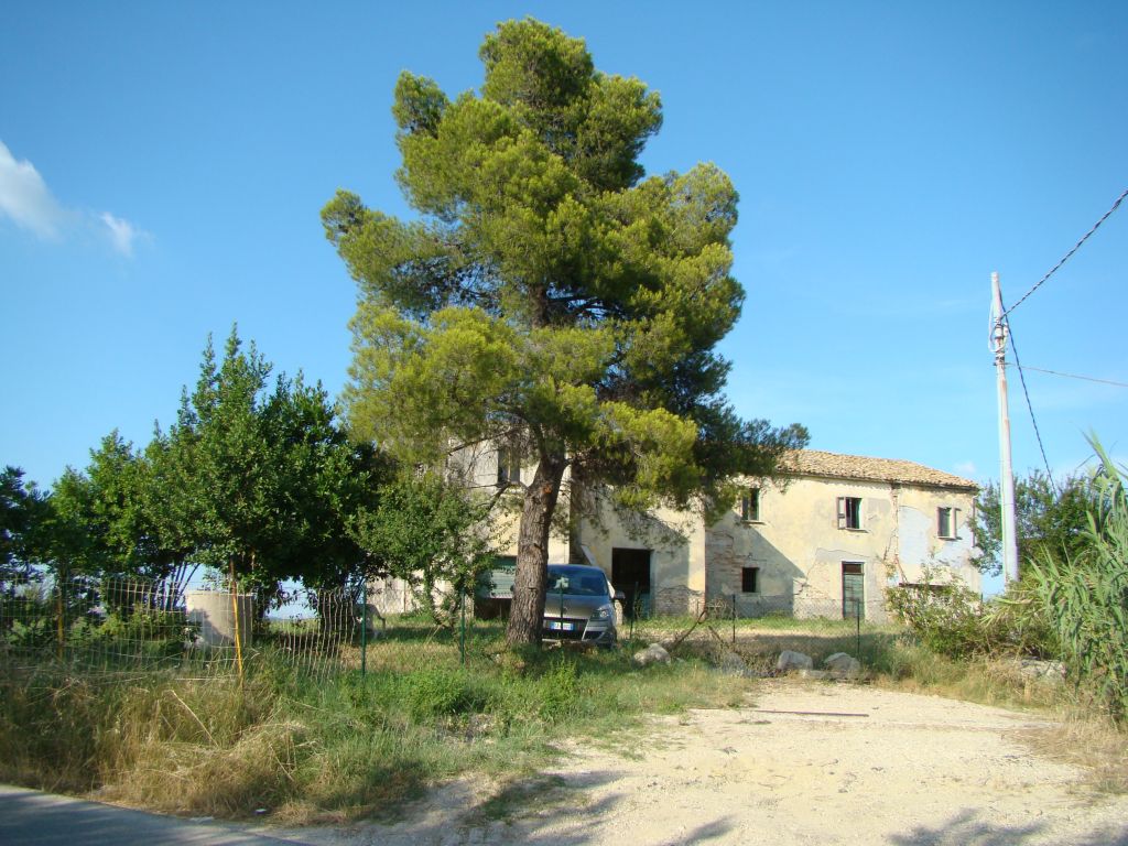 Rustici e Casali in vendita a Appignano del Tronto