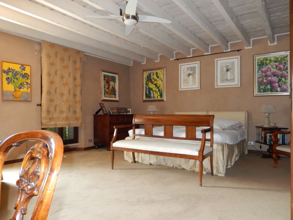 Rustici e Casali in vendita a Desenzano del Garda