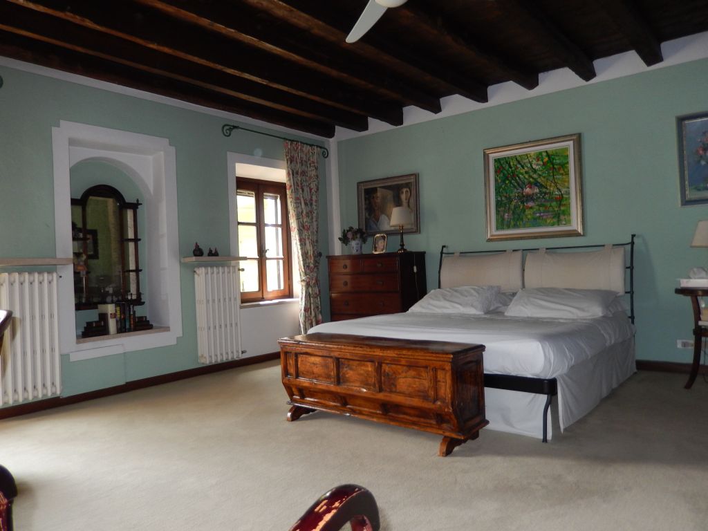 Rustici e Casali in vendita a Desenzano del Garda