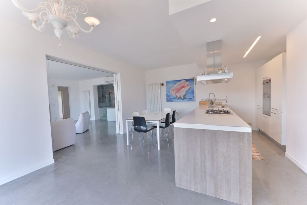 Ville di Prestigio in affitto a Cupra Marittima