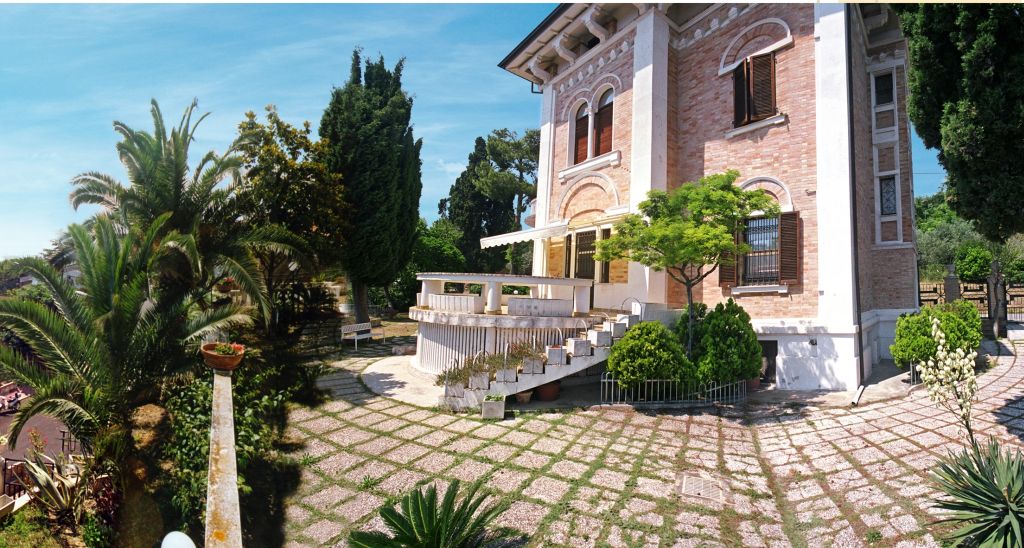 Ville di Prestigio in vendita a Grottammare