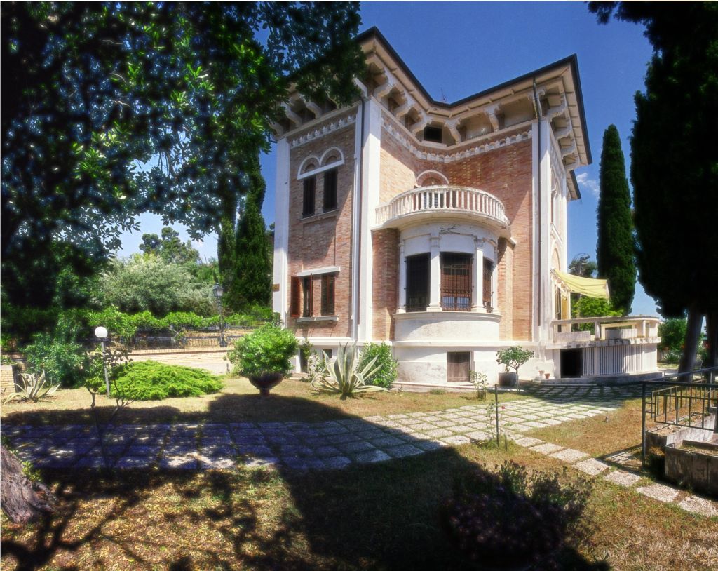 Ville di Prestigio in vendita a Grottammare
