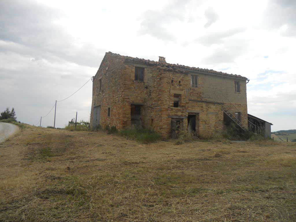 Rustici e Casali in vendita a Ortezzano