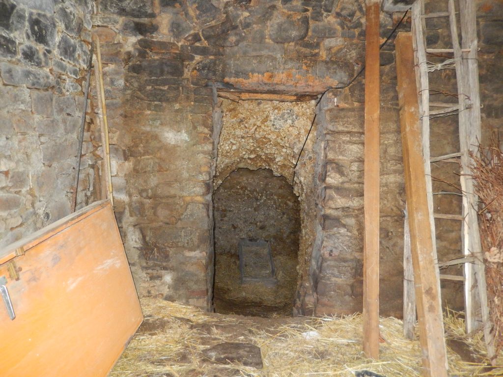 Rustici e Casali in vendita a Rotella, Poggio Canoso