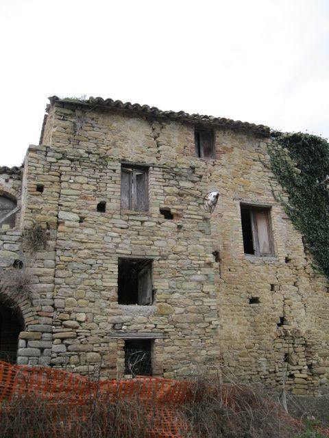 Rustici e Casali in vendita a Rotella, Poggio Canoso