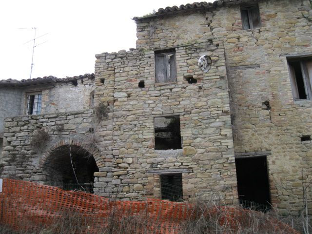 Rustici e Casali in vendita a Rotella, Poggio Canoso