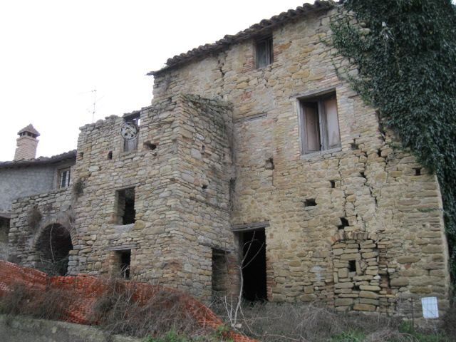 Rustici e Casali in vendita a Rotella, Poggio Canoso