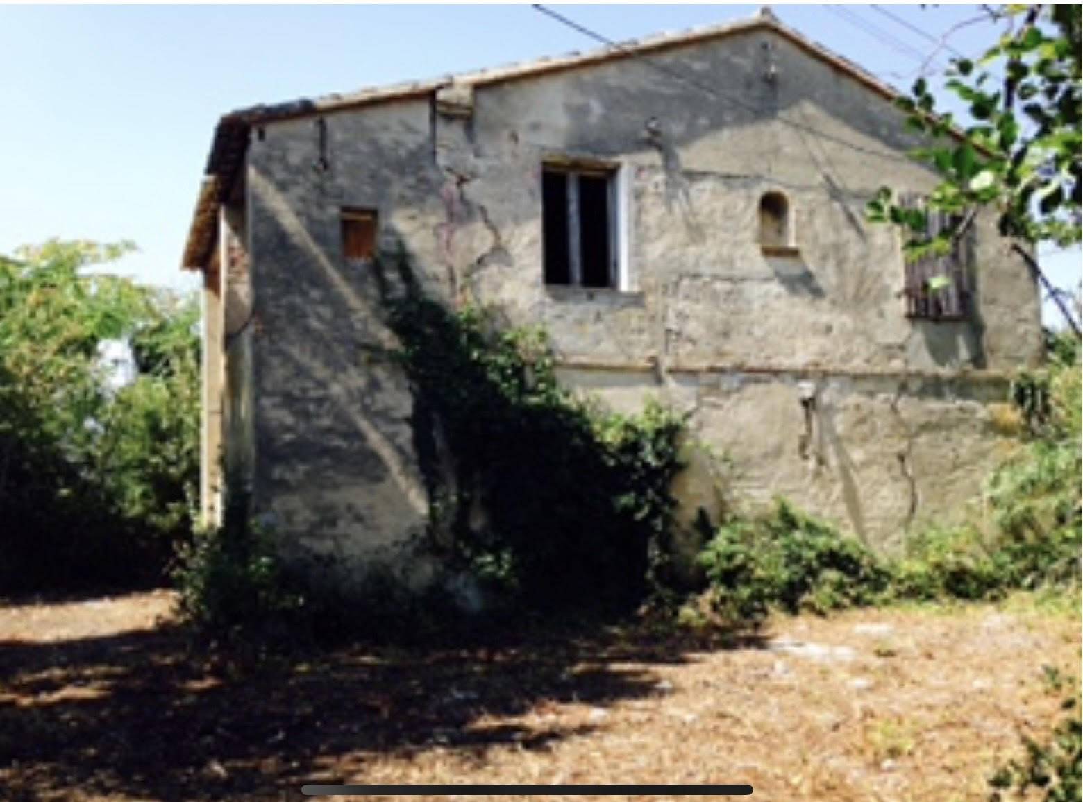 Rustici e Casali in vendita a Camerano