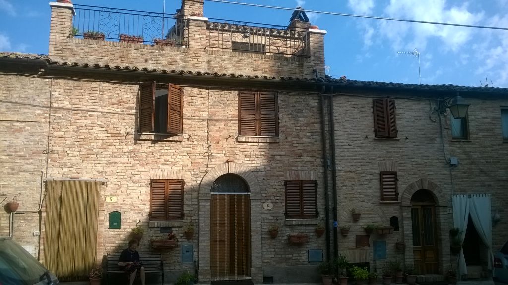 Centri Storici in vendita a Cossignano