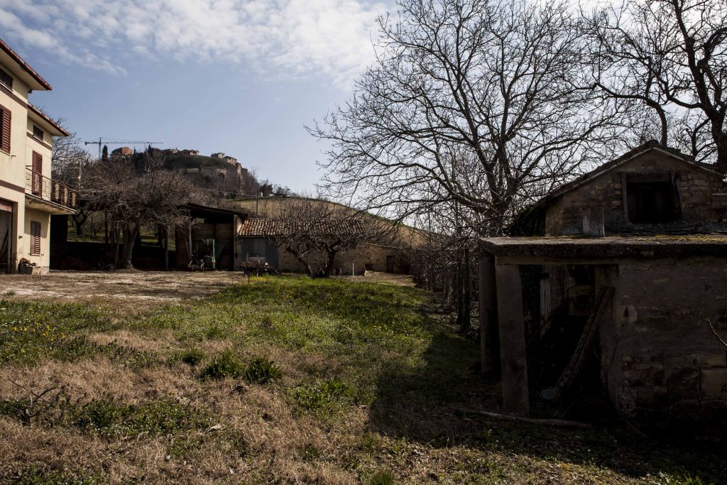 Case indipendenti in vendita a Montedinove