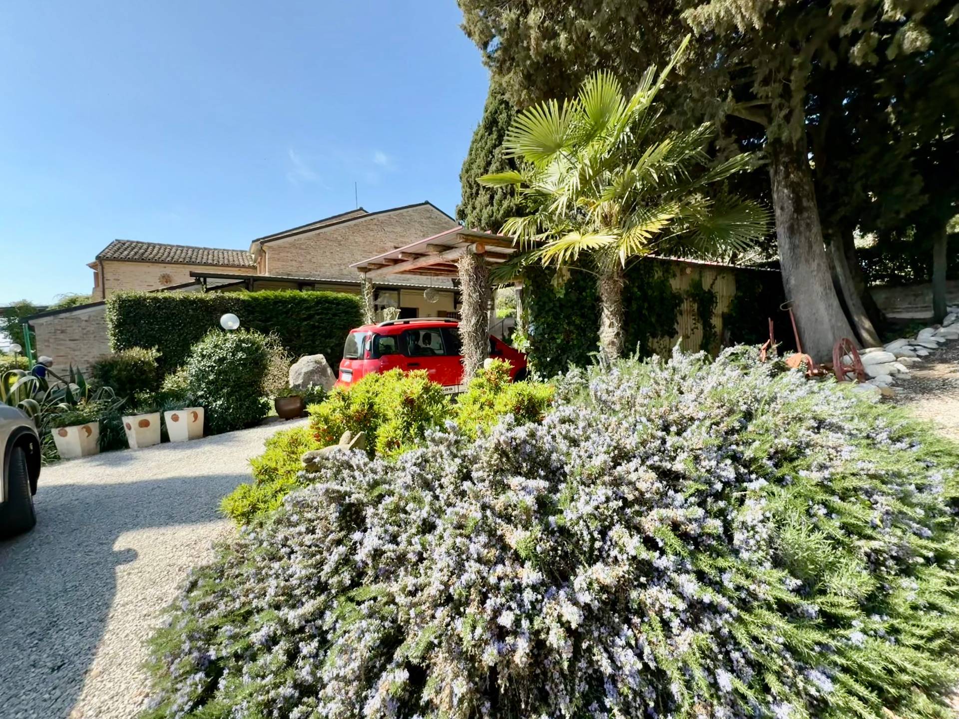 Rustici e Casali in vendita a Offida