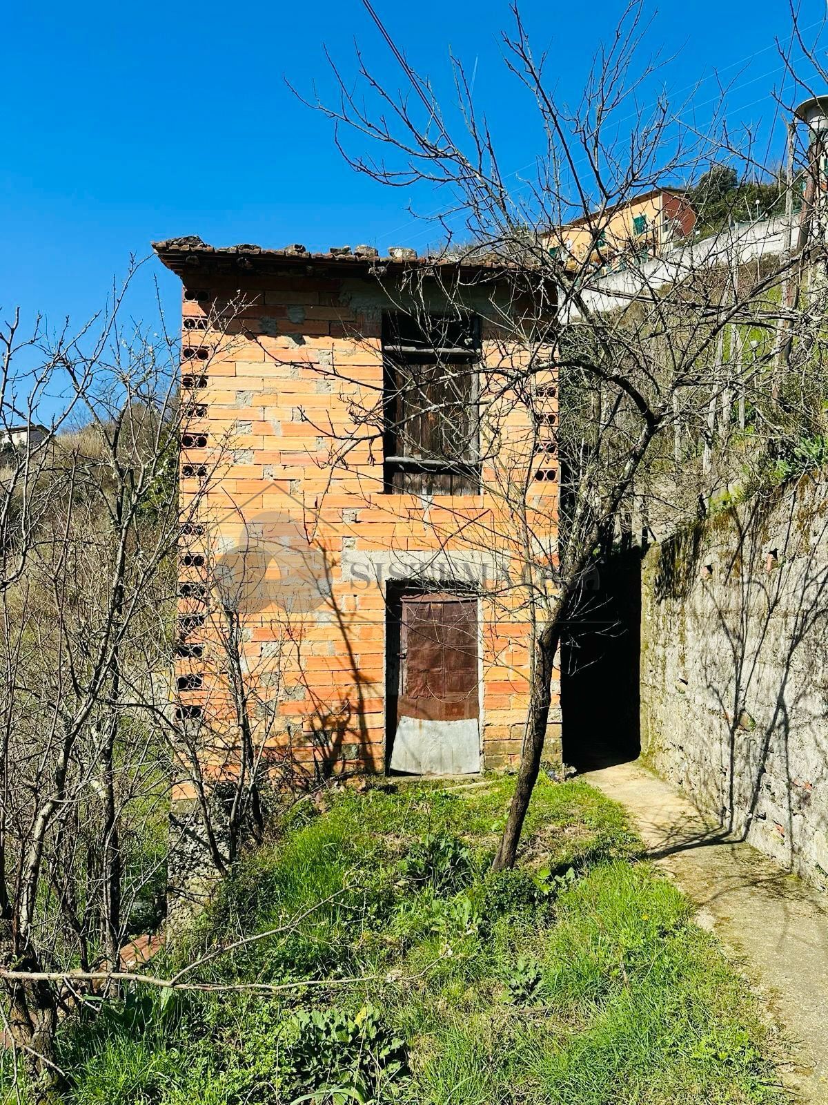 Casa indipendente da ristrutturare, Follo pian di
