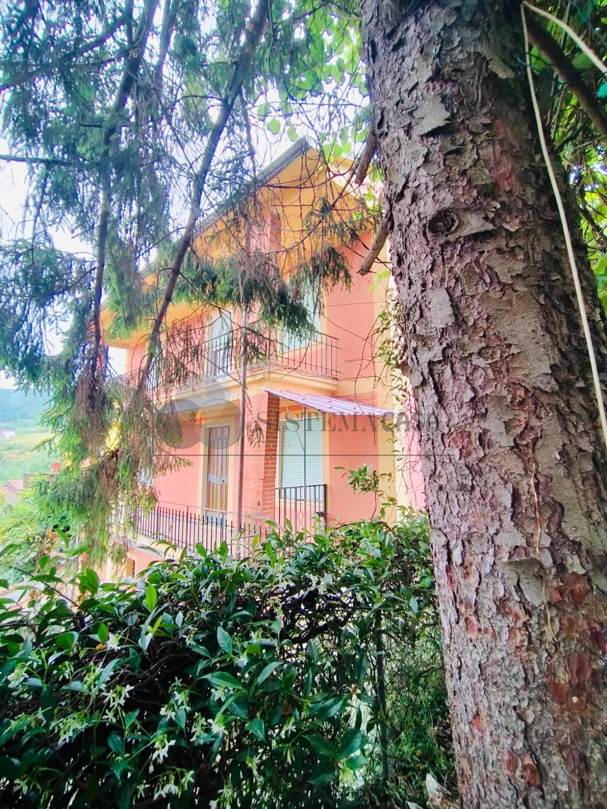 Casa indipendente con giardino a Sarzana