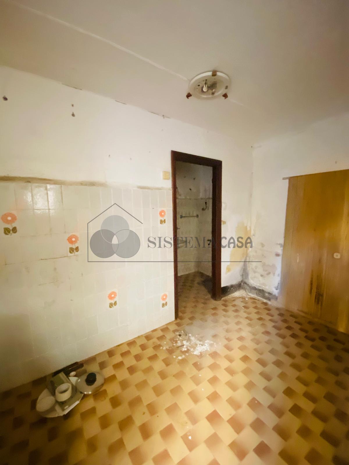 Casa indipendente da ristrutturare a Follo