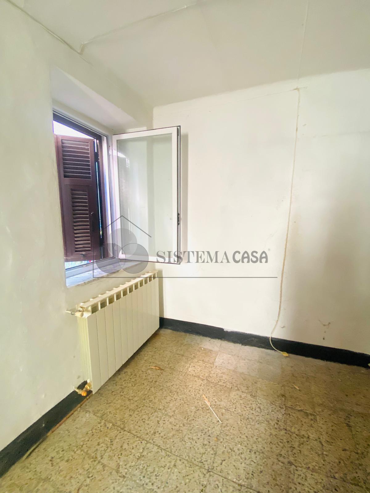 Casa indipendente da ristrutturare a Follo