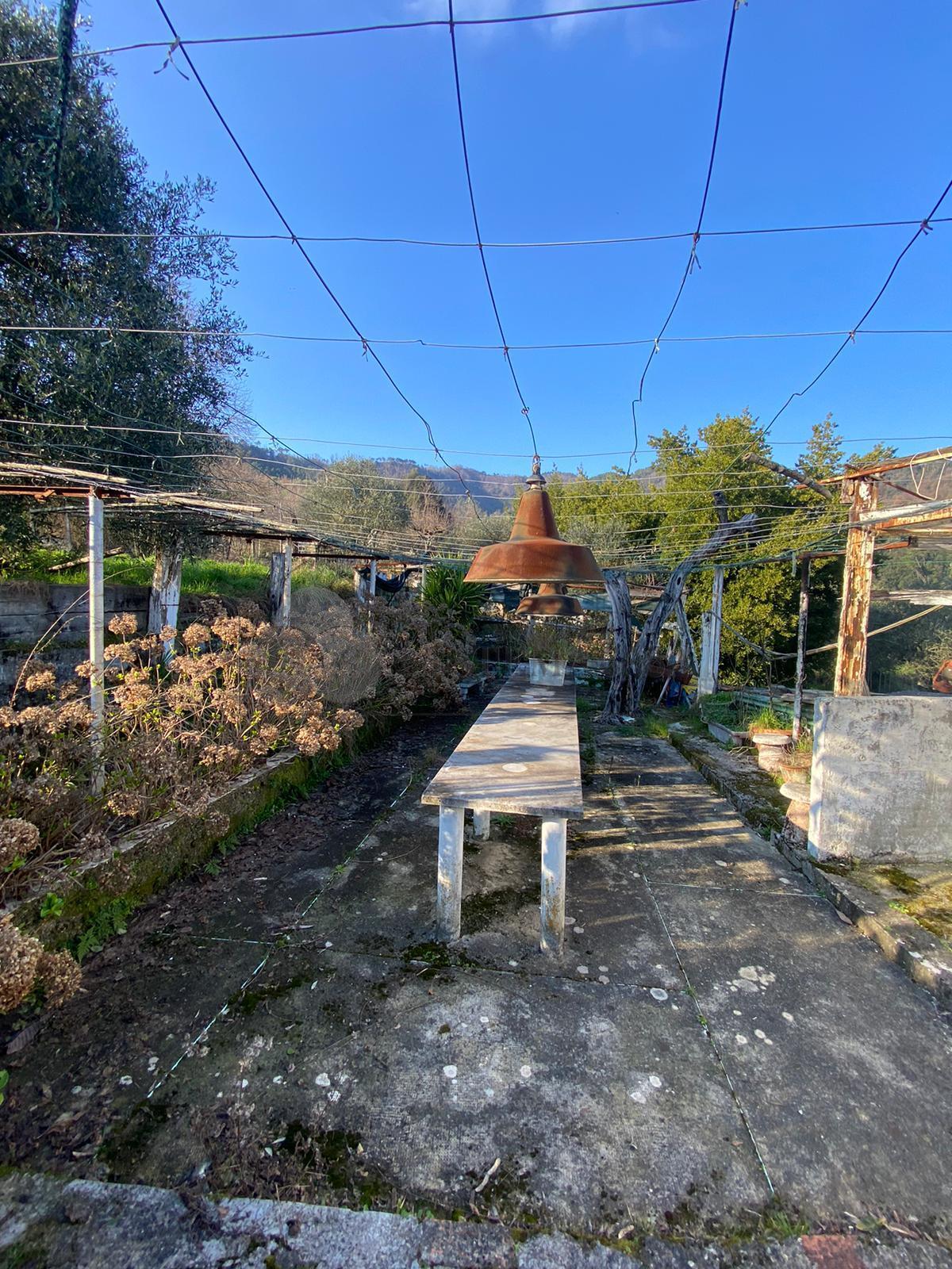 Casa indipendente da ristrutturare in via san rocco 9, Follo