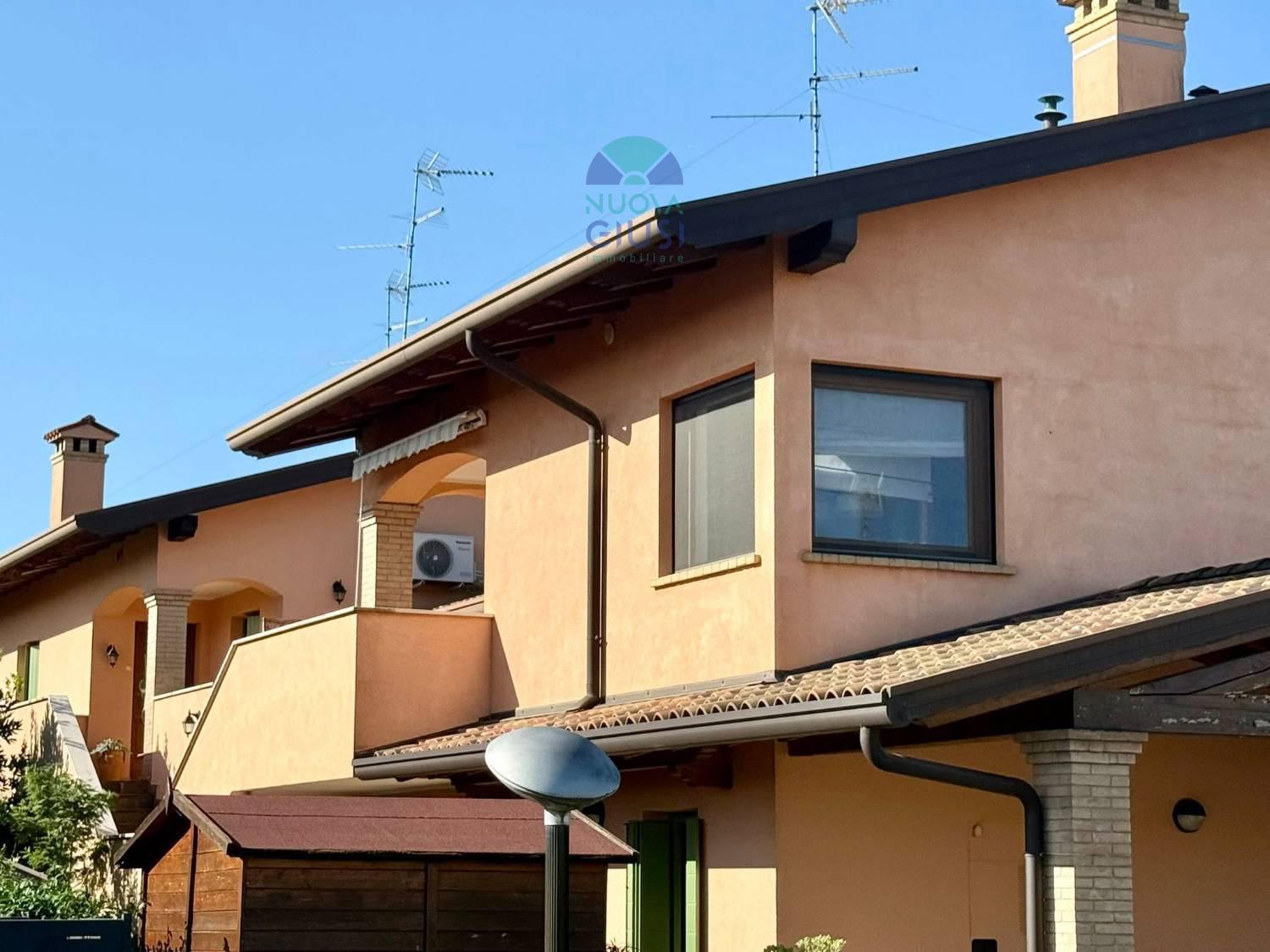Trilocale con box a Staranzano