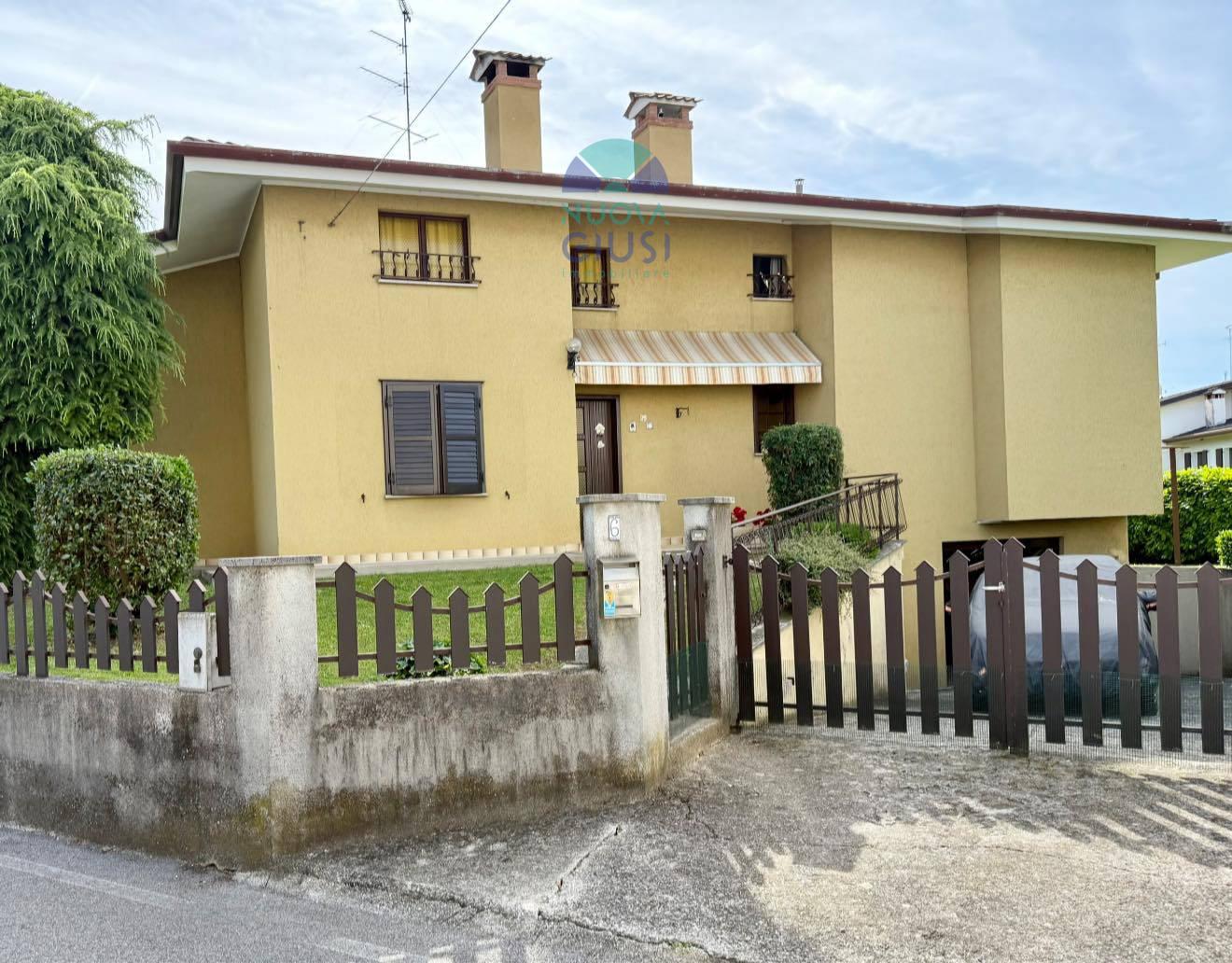 Casa indipendente con giardino a Fogliano Redipuglia