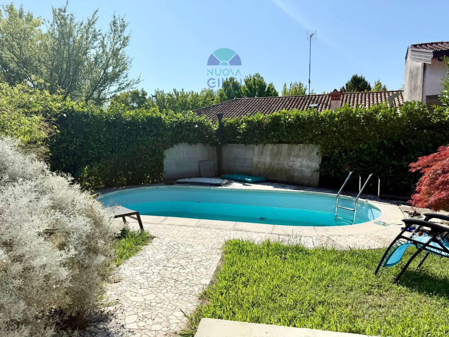 Villa Bifamiliare con giardino a San Canzian d'Isonzo