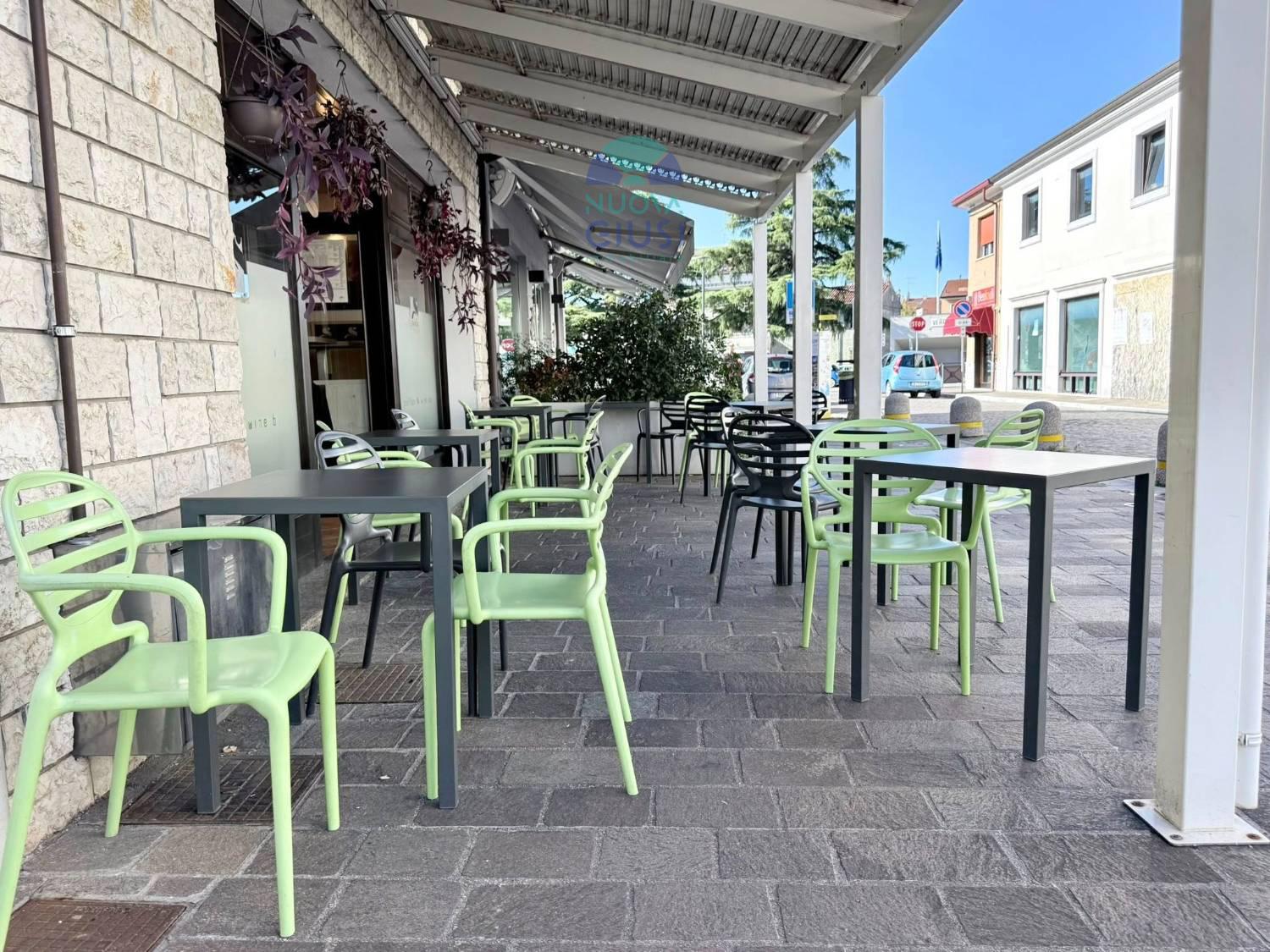 Attivit commerciale Bar e tabacchi in vendita a Staranzano