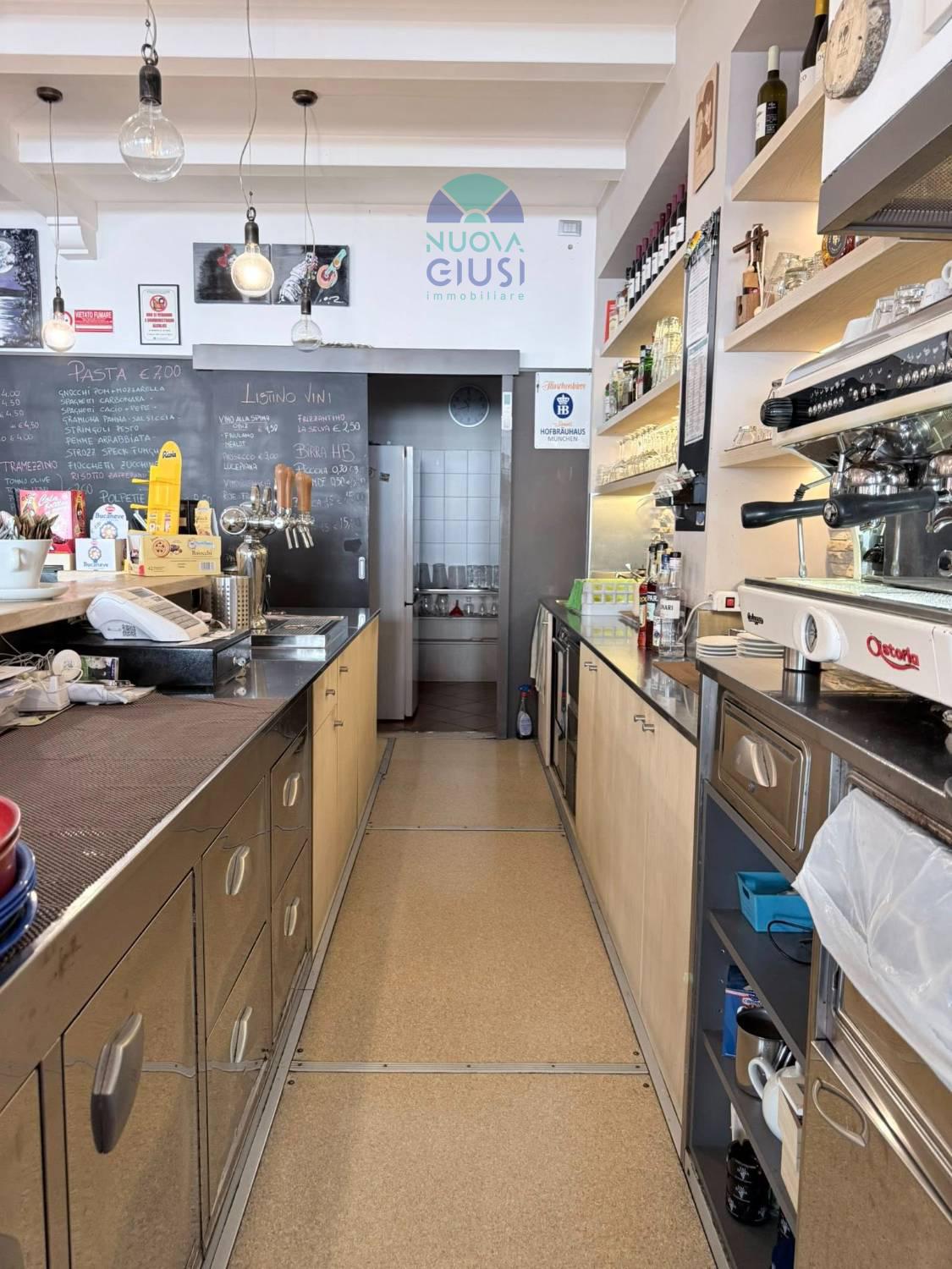 Attivit commerciale Bar e tabacchi in vendita a Staranzano