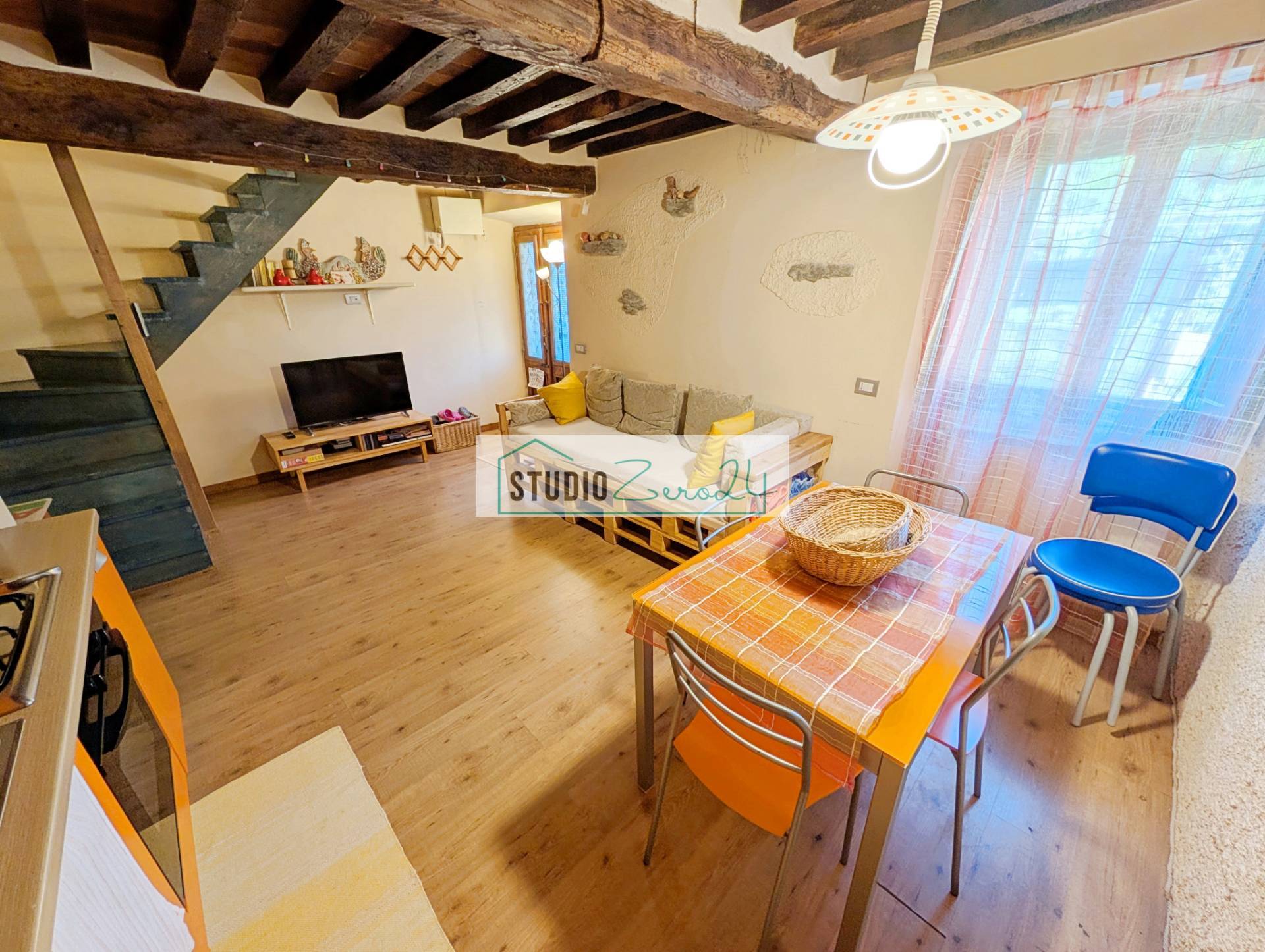 Casa semi indipendente in vendita a Seravezza, Azzano