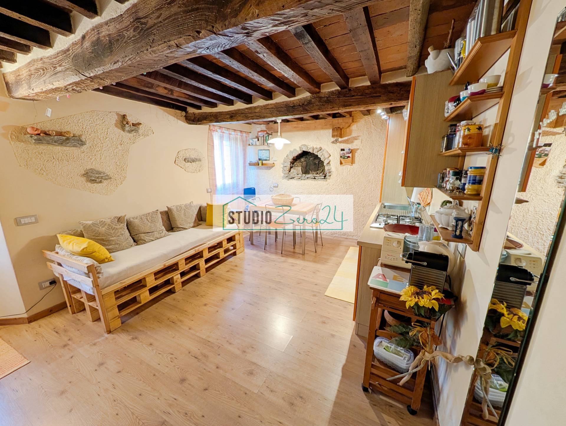 Casa semi indipendente in vendita a Seravezza, Azzano