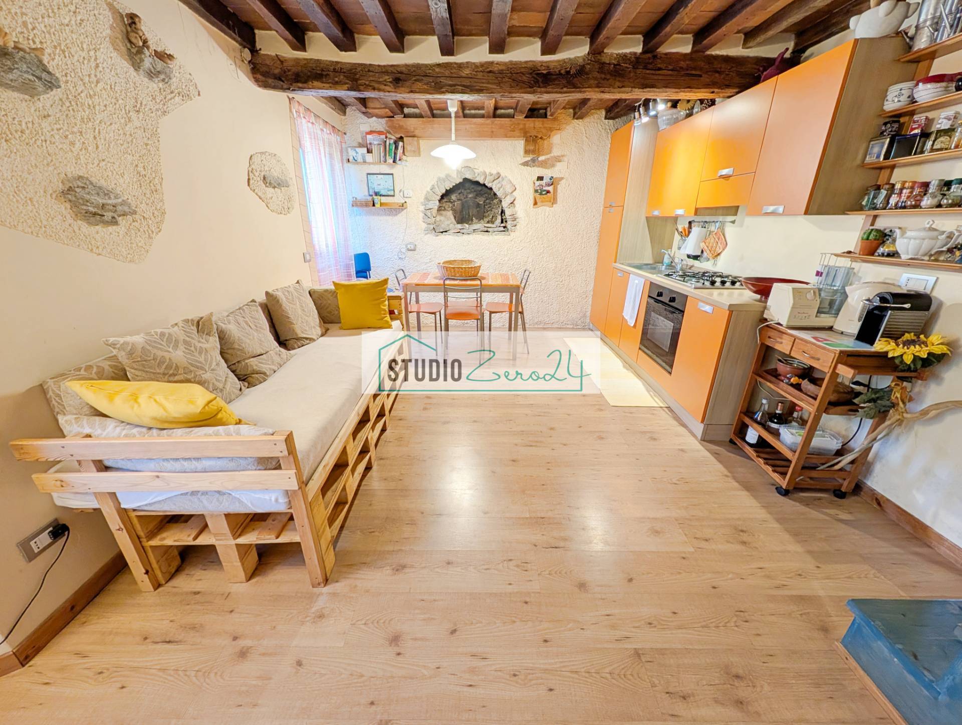 Casa semi indipendente in vendita a Seravezza, Azzano