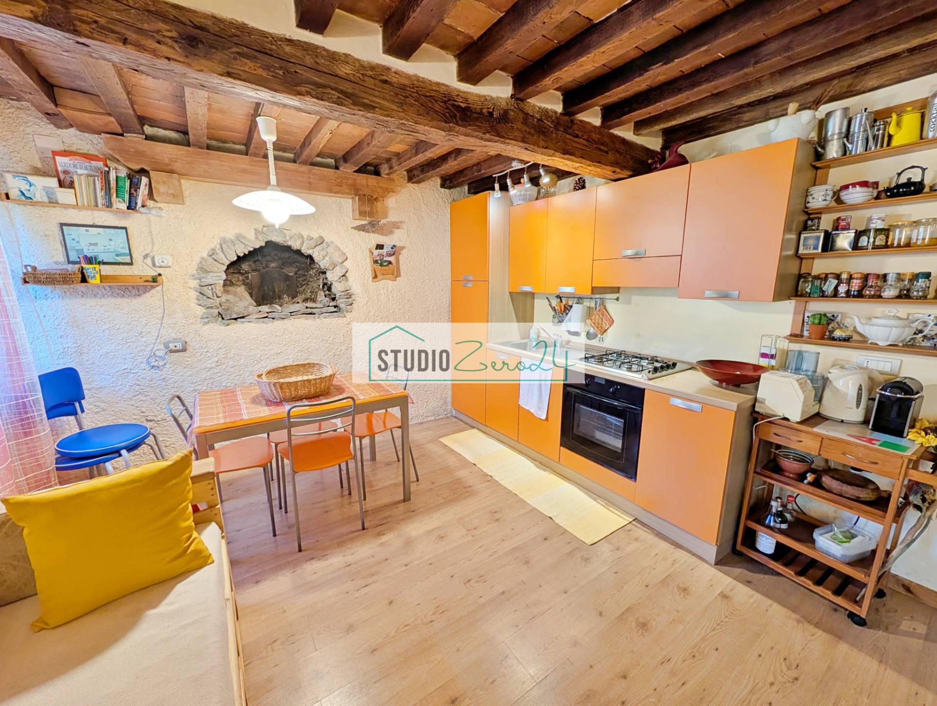 Casa semi indipendente in vendita a Seravezza, Azzano