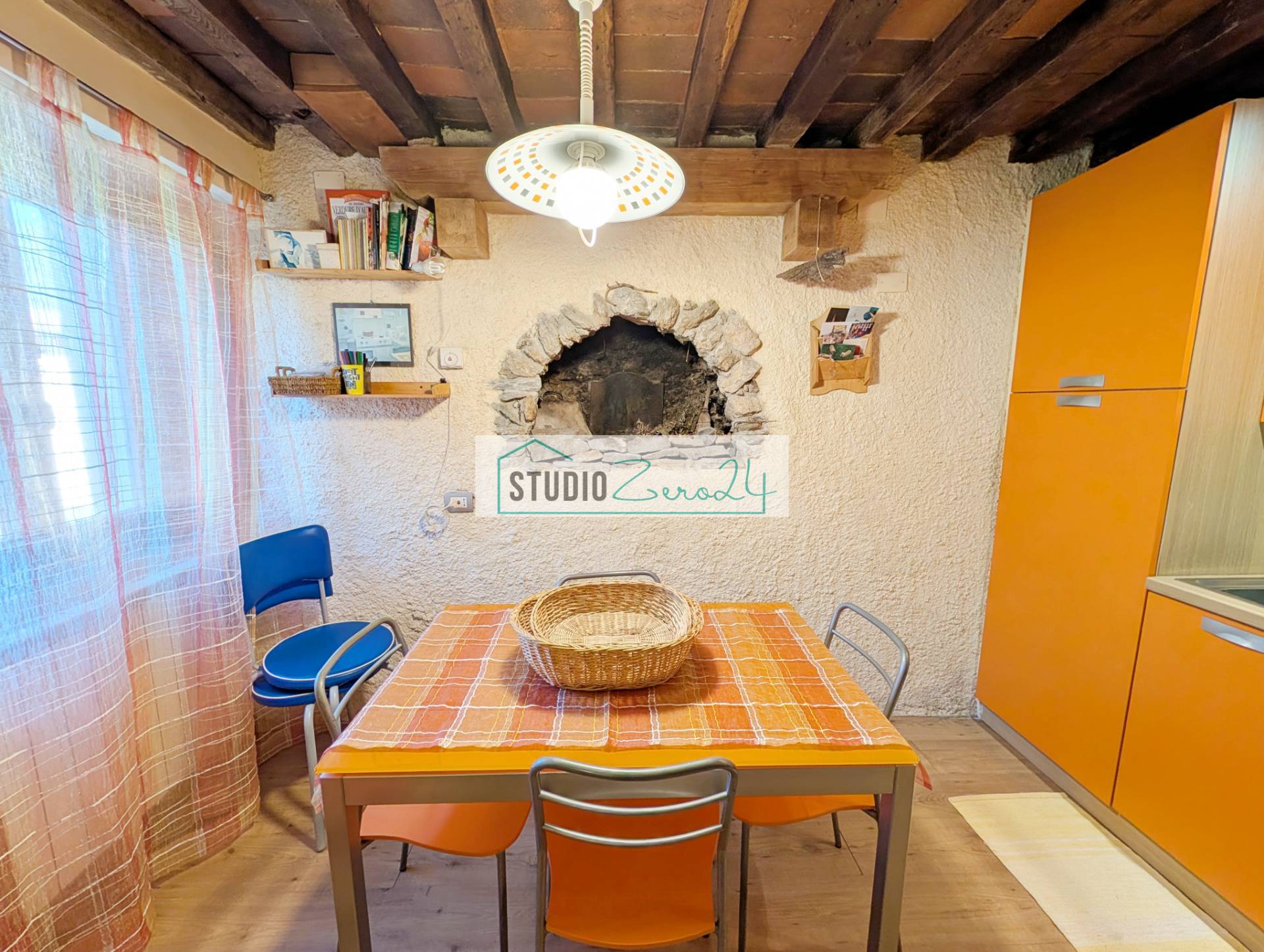 Casa semi indipendente in vendita a Seravezza, Azzano