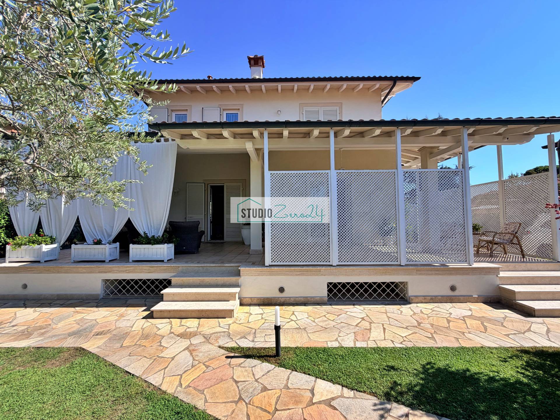 Villa in vendita a Pietrasanta, Marina di Pietrasanta