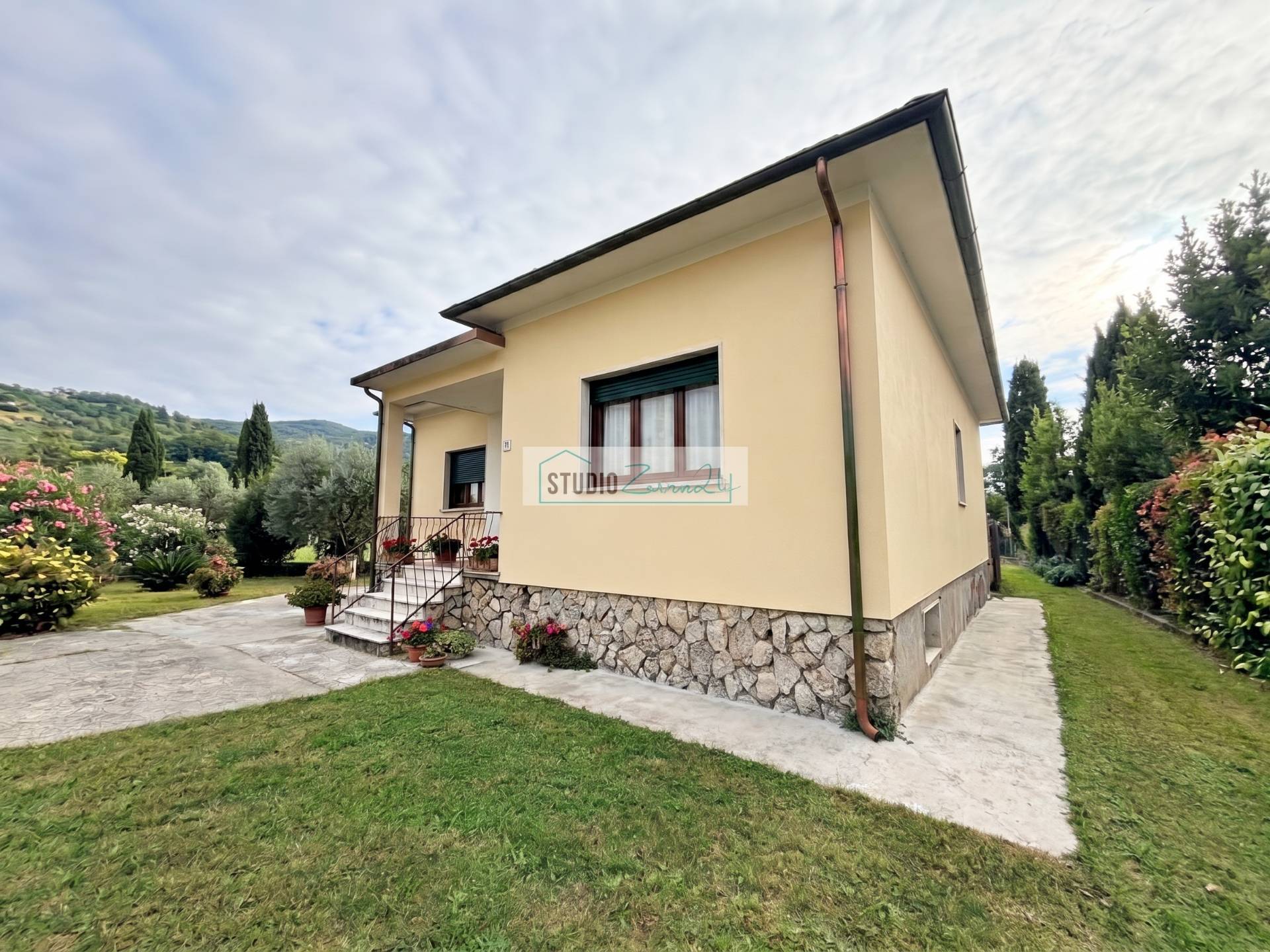 Casa singola in vendita a Seravezza, Querceta